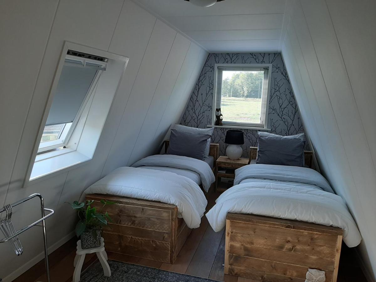 Mahil-Laya Bed & Breakfast เมพเปล ภายนอก รูปภาพ