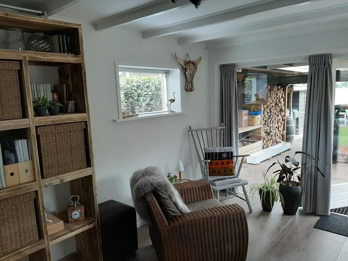 Mahil-Laya Bed & Breakfast เมพเปล ภายนอก รูปภาพ