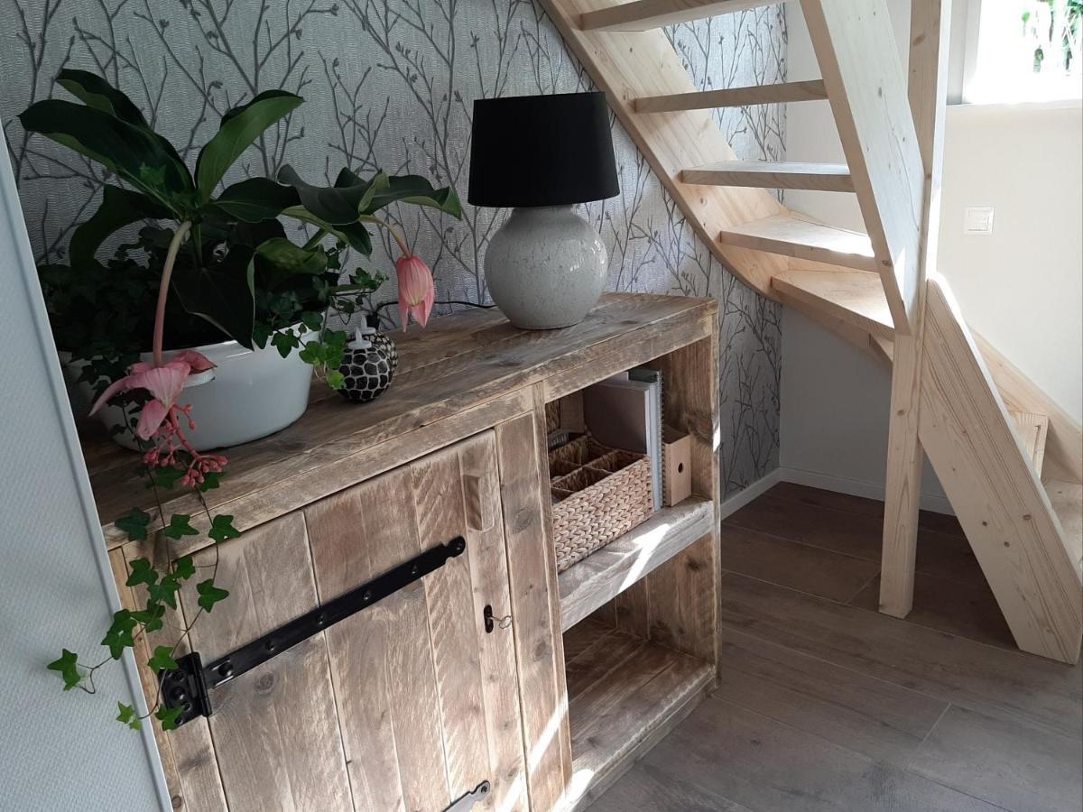Mahil-Laya Bed & Breakfast เมพเปล ภายนอก รูปภาพ